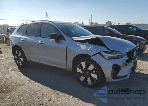 2025 Volvo Xc60 Ultra z USA, uszkodzony, nr VIN YV4H60RM7S1008033